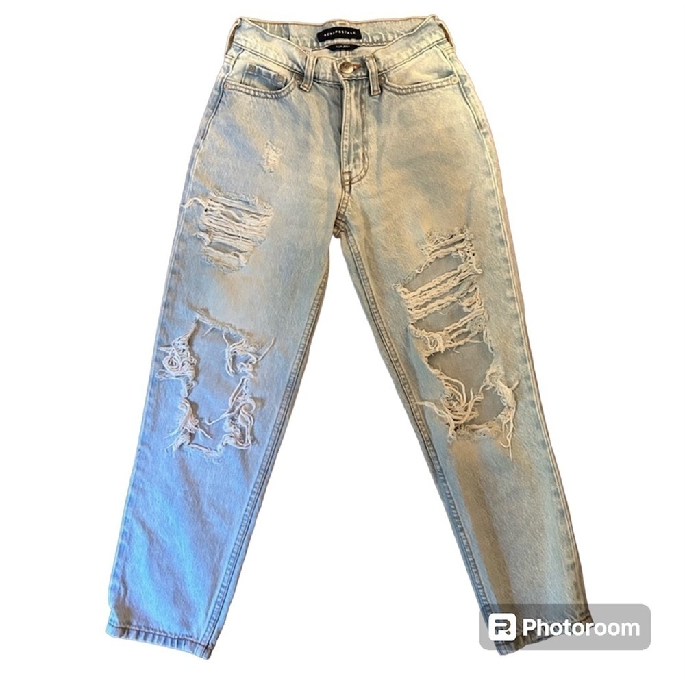 AéRopostale mom Jean with destroyed features size 000